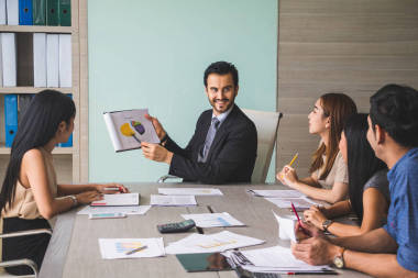 商界人士的商務(wù)會(huì)議