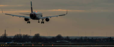 着陆进场客机图片