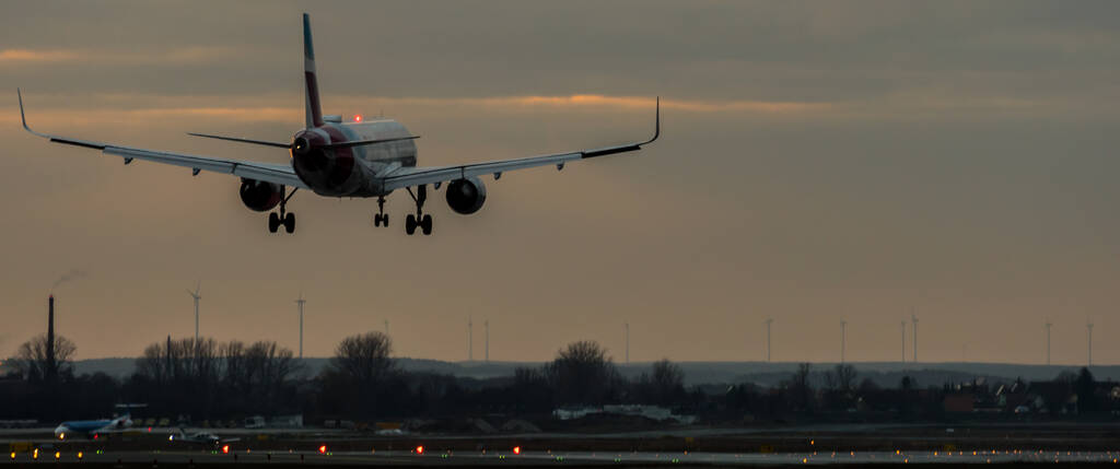 着陆进场客机图片 着陆进场客机图片