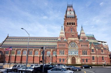 紀(jì)念館大廳的哈佛大學(xué)