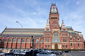 纪念馆大厅的哈佛大学