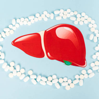 藍(lán)邊提取肝臟附近的藥丸俯瞰圖 
