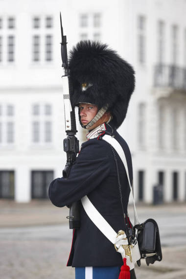 丹麥皇家衛(wèi)隊哨兵科文哈根旅游地標(biāo)陶瓷