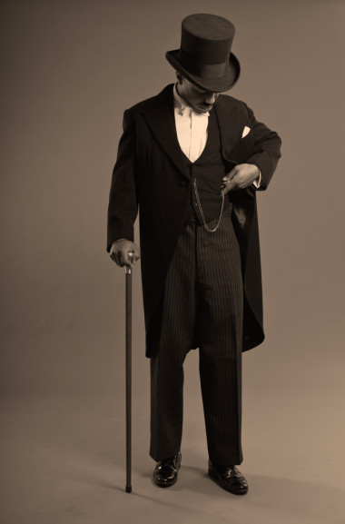 复古的黑人美国狄更斯史克鲁奇男子留着胡子。戴 b