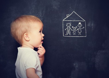 概念婴儿看板、 绘制家庭及居