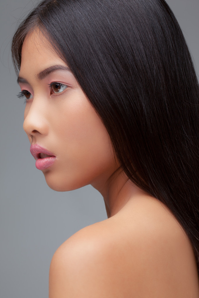 美的亚裔女子的肖像 美的亚裔女子的肖像