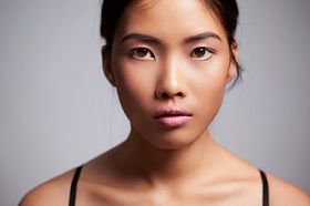 画室肖像，亚洲的女人