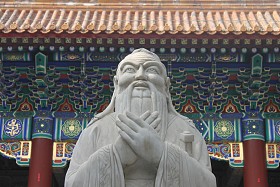 雕像的孔子，北京，中国图片