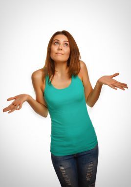 女人吐她的手，她不明白驚異的眼光