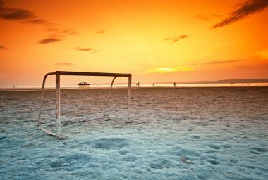 巴拉顿湖以非常漂亮的日落图片