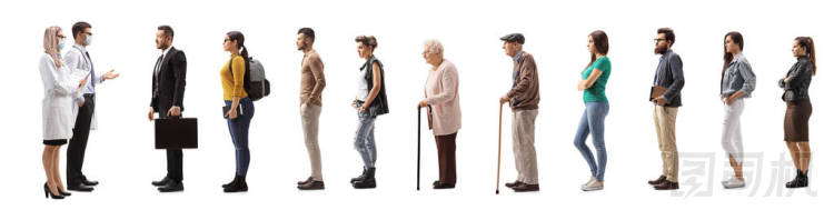 頭戴口罩的男醫(yī)生和女醫(yī)生及白種人排隊(duì)等候的全長照片