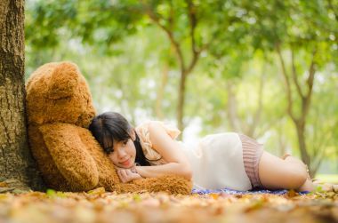 有一只熊的女孩