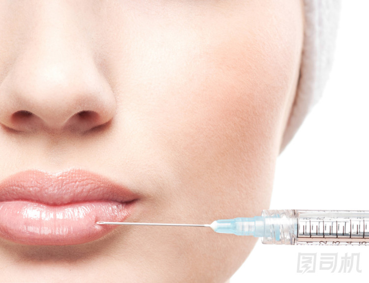 仕女畫的一名年輕女子在一種醫(yī)療程序