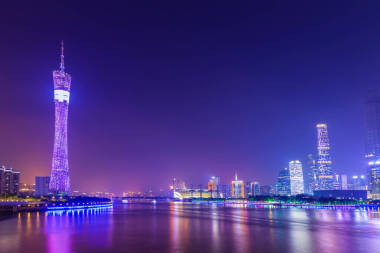 城市I的建筑景观和美丽的滑雪板