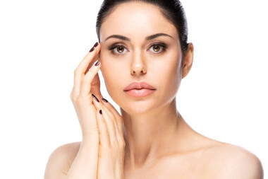 美麗的女人臉型肖像。美容美發(fā)概念。因白人背景而被隔離