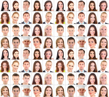 許多不同的人類面孔的拼貼畫