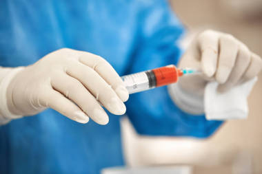 一套脂肪移植手術(shù)。移植前分離脂肪。整形外科、體脂、充填、抽