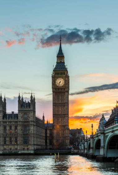 英國倫敦大本鐘和議會(huì)大廈