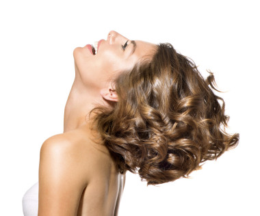 在白色背景的美少妇侧面肖像图片