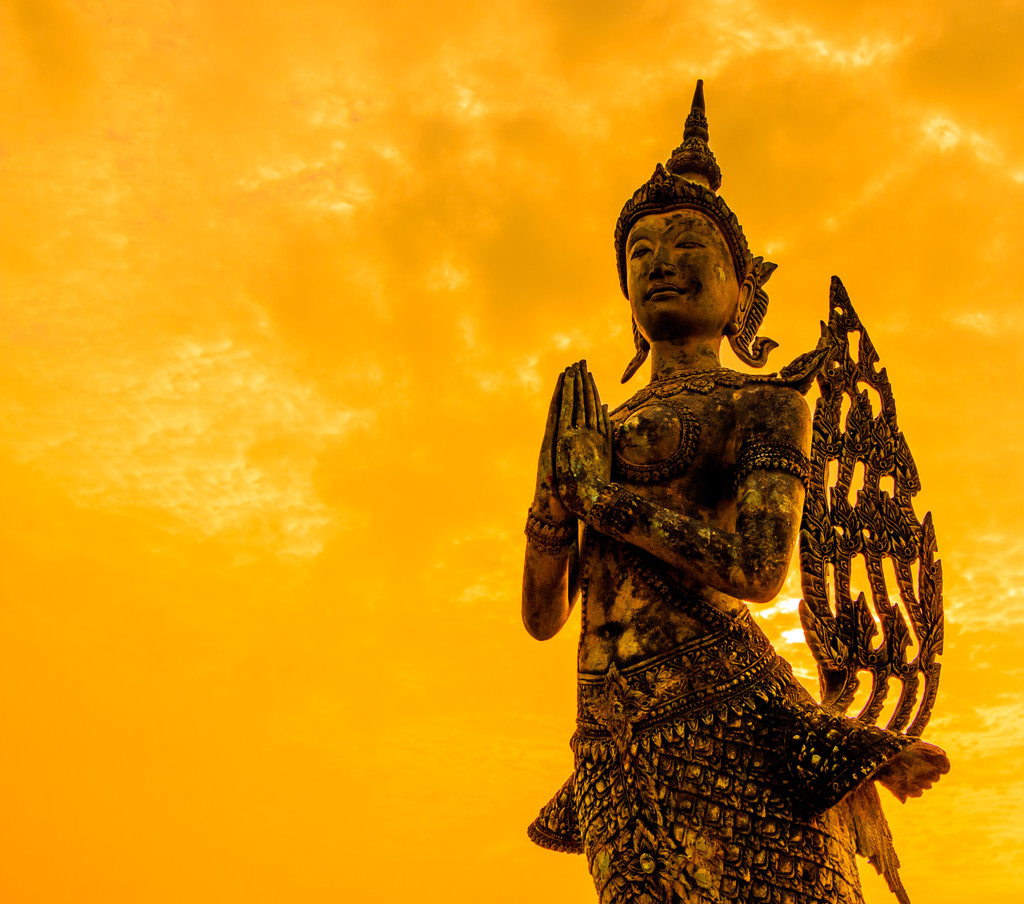 神话女鸟与人类头部 神话女鸟与人类头部