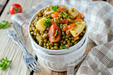 蔬菜一起炖煮的绿豆图片