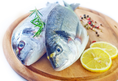 生魚(yú)照片