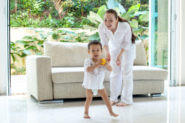 亞洲的母親和兒子