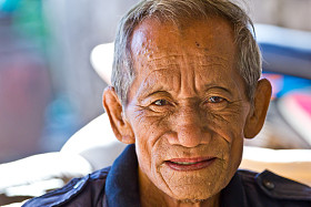 微笑的快乐老人图片