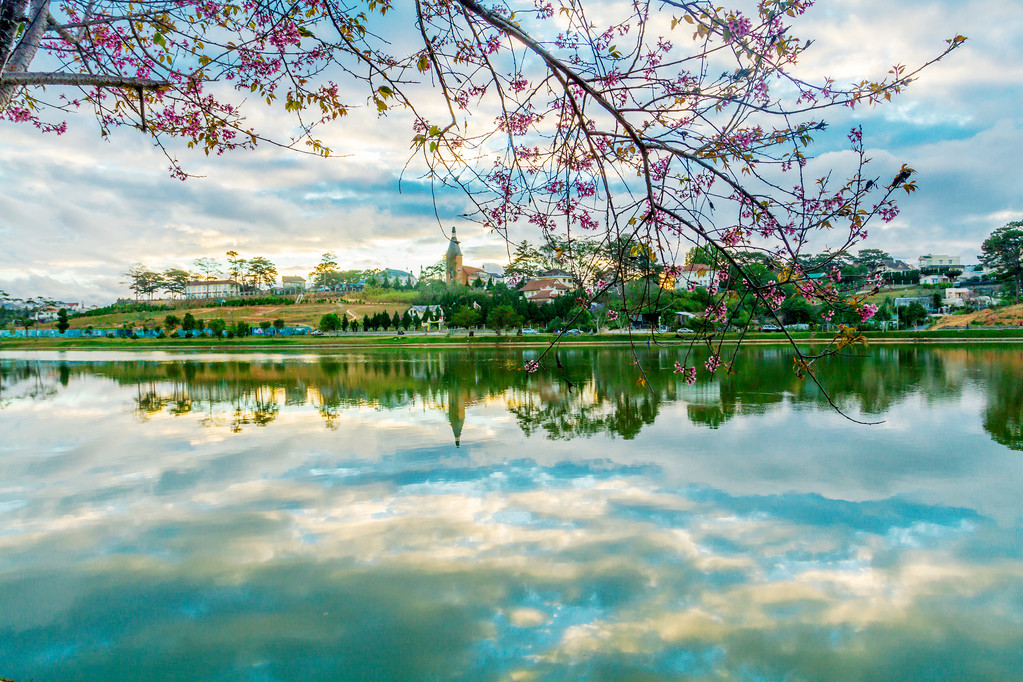 在清晨的宣梅家湖照片 在清晨的宣梅家湖照片