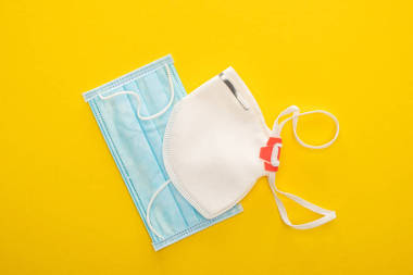 黃底醫(yī)療及安全口罩頂視圖