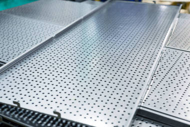 用于储物架的金属货架。本厂生产的金属型材产品, 产品堆叠