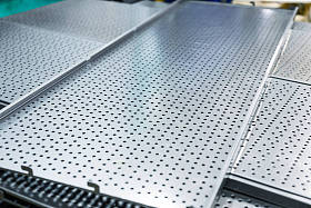 用于储物架的金属货架。本厂生产的金属型材产品, 产品堆叠