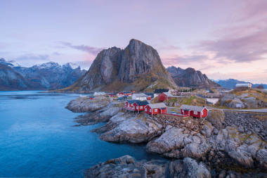 诺威罗浮敦岛上美丽的钓鱼小镇