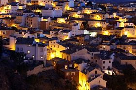 如画的风景与民居昆卡照片