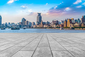 城市摩天大楼和道路地面
