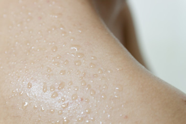 在人的皮膚上的汗