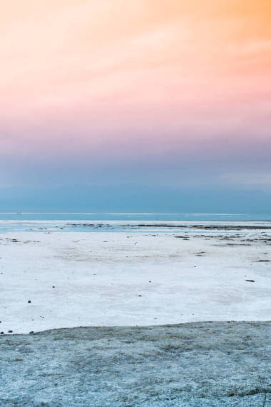 中國(guó)青海的卡卡鹽湖，中國(guó)青海的察卡鹽湖。青海的查卡鹽湖充滿了奇幻的風(fēng)景