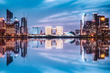 杭州建筑景觀與城市天際線的夜景