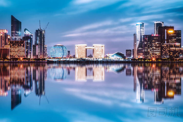 杭州建筑景觀與城市天際線的夜景
