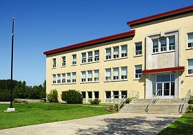 学校翼和入口