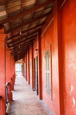 建設(shè)紅色尖竹汶府