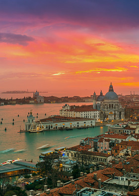 大教堂 di santa maria della 致敬