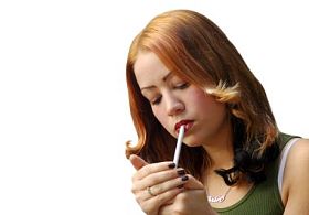 青少年吸烟图片