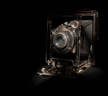 舊式復(fù)古膠卷照相機(jī),黑色照片