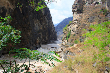 风景的虎跳峡。西藏。中国