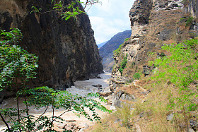 风景的虎跳峡。西藏。中国
