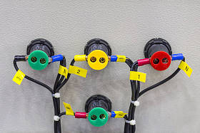 工业用电控开关及接线系统的闭合后视镜