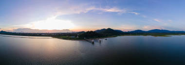 泰國Chonburi Sriracha bang phra水庫頂視圖