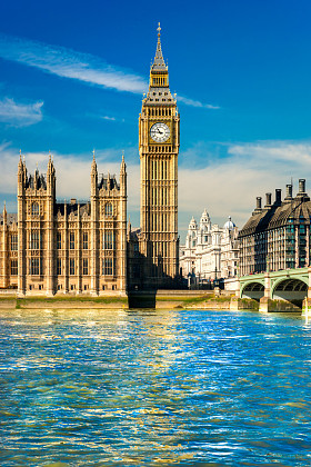 大笨钟、 英国议会大厦和威斯敏斯特大桥夜景