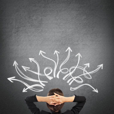 女商人和扭曲的箭頭圖片